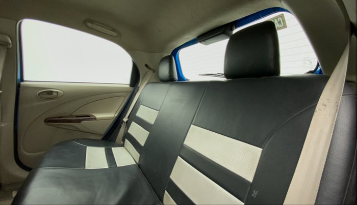 2013 Toyota Etios Liva V, Petrol, Manual, 86,000 km, Right Side Rear Door Cabin