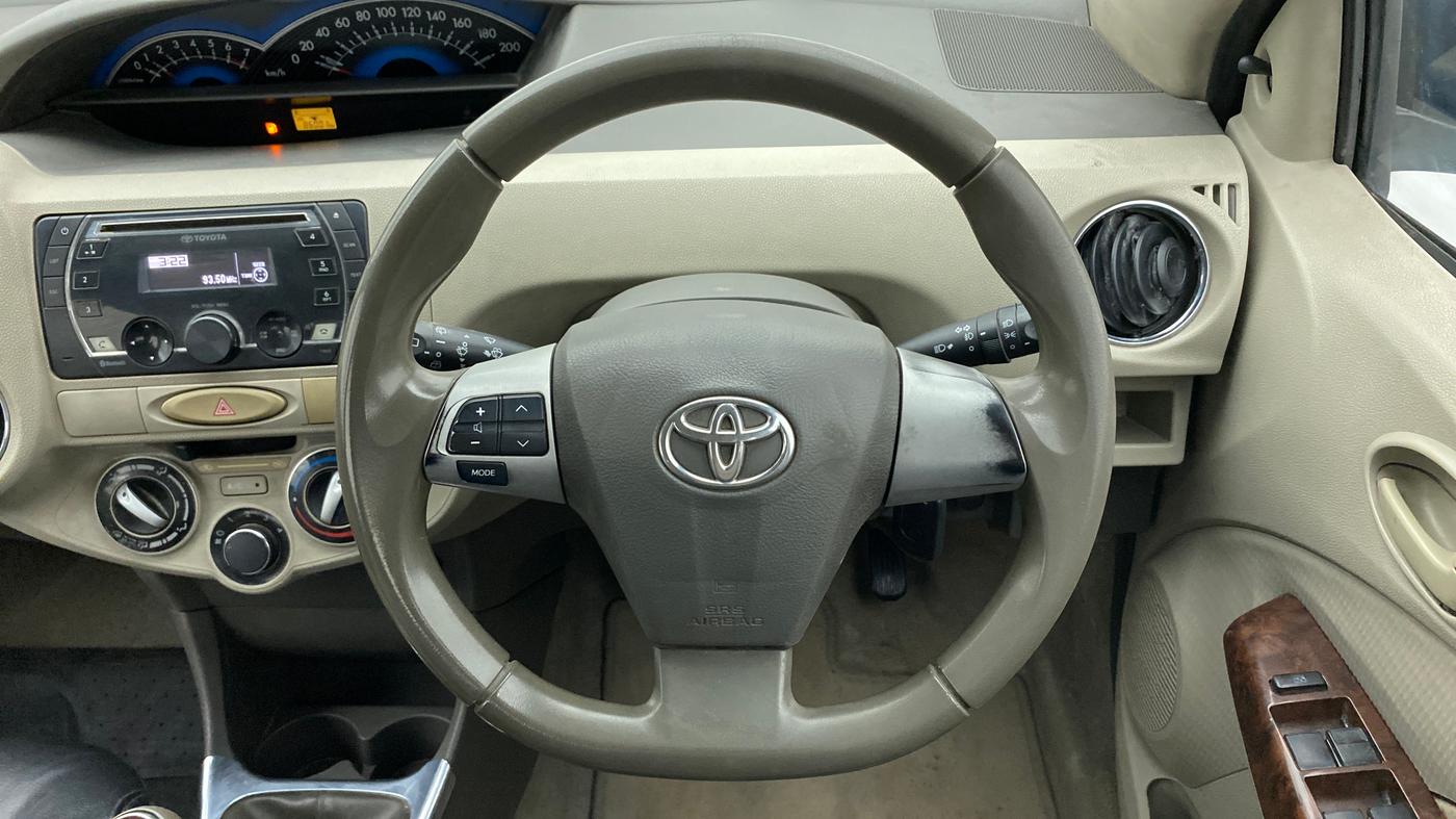 2013 Toyota Etios Liva V, Petrol, Manual, 86,000 km, Steering Wheel Close Up
