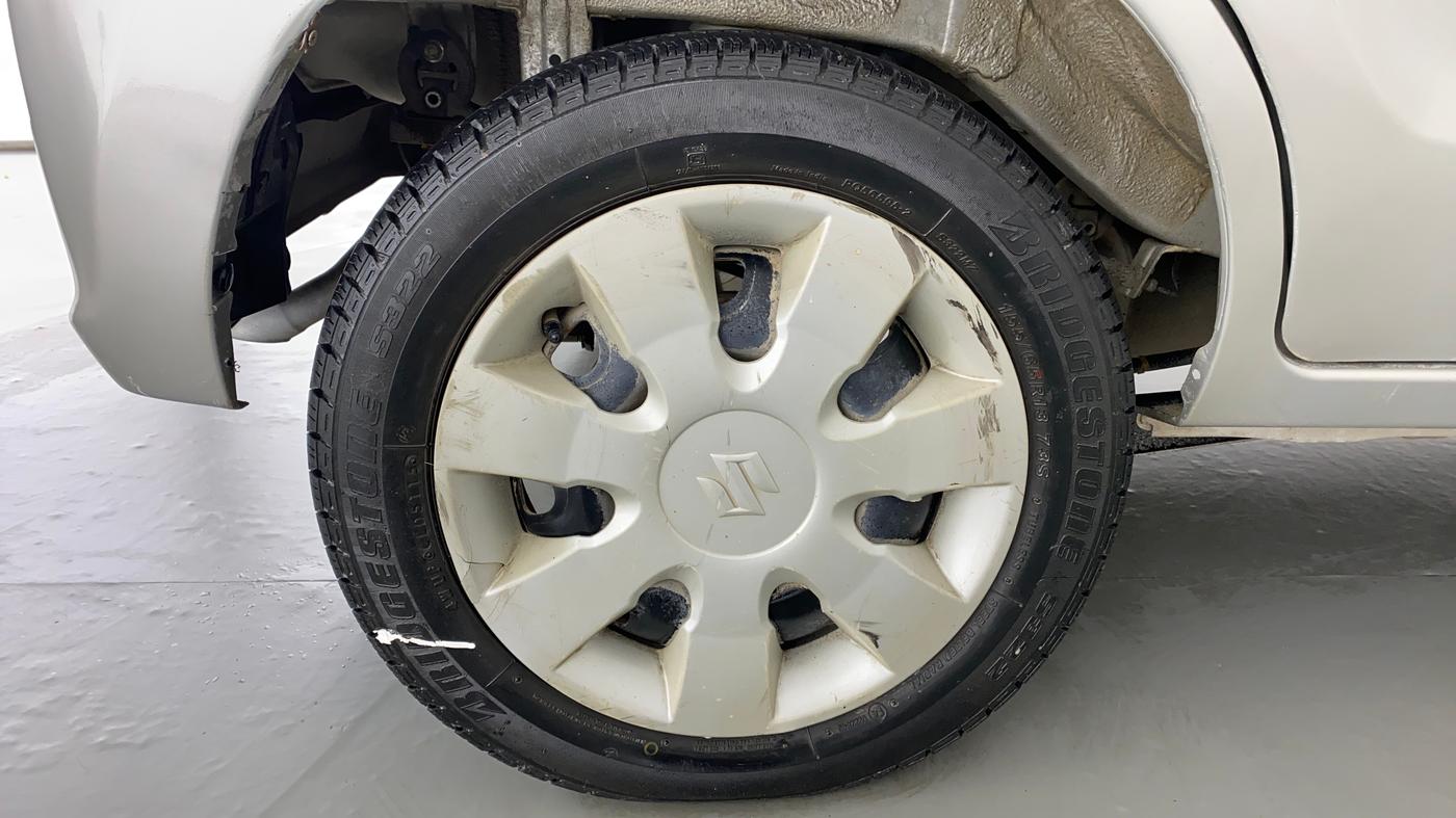 2016 Maruti Alto K10 VXI P, Petrol, Manual, 24,068 km, Right Rear Wheel