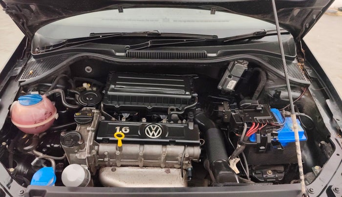 2016 Volkswagen Vento HIGHLINE 1.6 MPI, Petrol, Manual, 74,659 km, Engine View