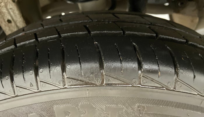 2021 Maruti Alto VXI, Petrol, Manual, 11,800 km, Right Rear Tyre Tread