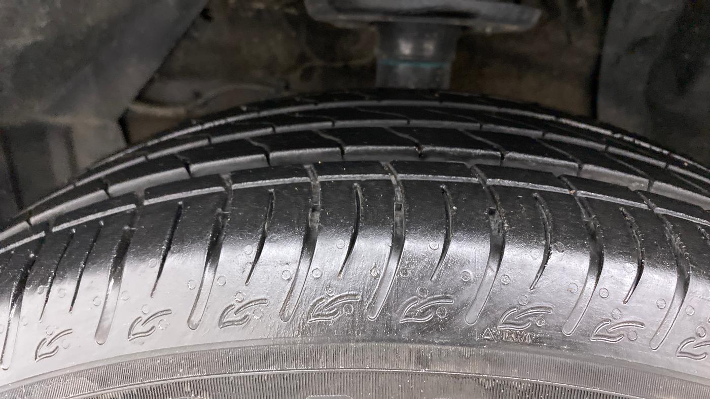 2022 Maruti BREZZA ZXI SMART HYBRID , Petrol, Manual, 8,946 km, Left Front Tyre Tread