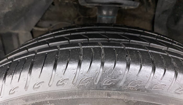 2022 Maruti BREZZA ZXI SMART HYBRID , Petrol, Manual, 8,946 km, Left Front Tyre Tread