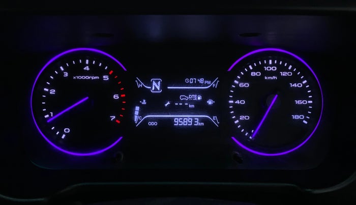 2018 Mahindra MARAZZO M2 8 STR, Diesel, Manual, 95,978 km, Odometer Image