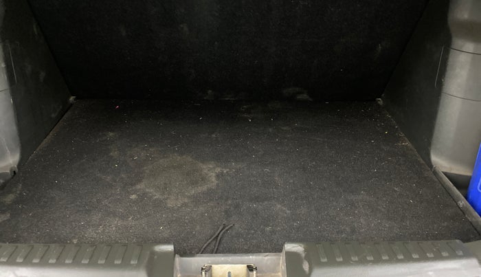 2017 Maruti Vitara Brezza VDI (O), Diesel, Manual, 1,16,957 km, Boot Inside