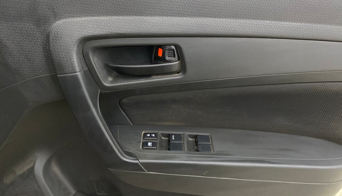 2017 Maruti Vitara Brezza VDI (O), Diesel, Manual, 1,16,957 km, Driver Side Door Panels Control