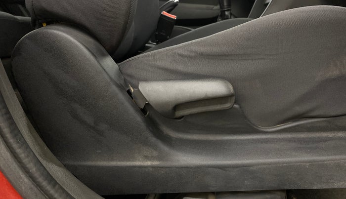 2017 Maruti Vitara Brezza VDI (O), Diesel, Manual, 1,16,957 km, Driver Side Adjustment Panel