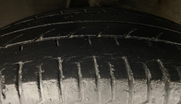 2013 Hyundai i10 ERA 1.1 IRDE, Petrol, Manual, 44,941 km, Left Front Tyre Tread