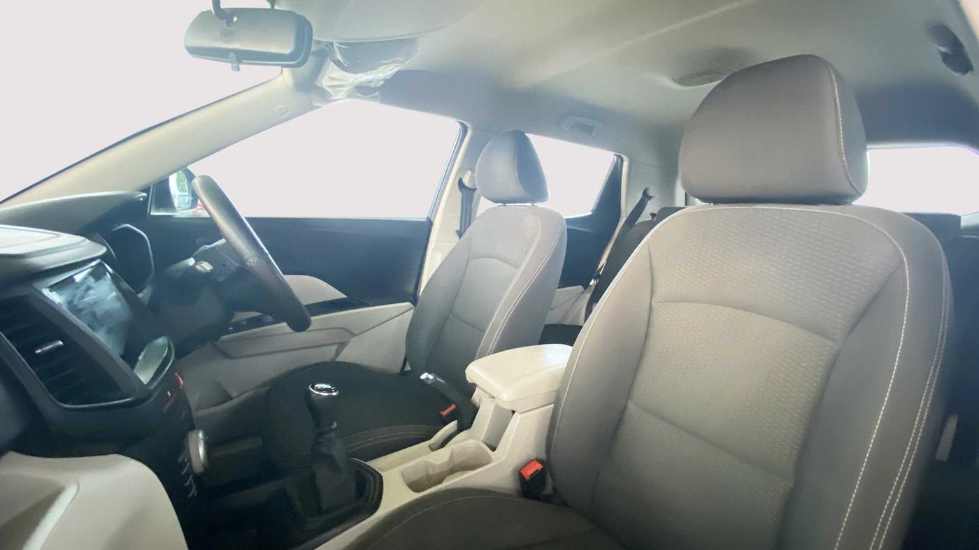 2019 Mahindra XUV300 1.2 W4 MT, Petrol, Manual, 21,601 km, Right Side Front Door Cabin