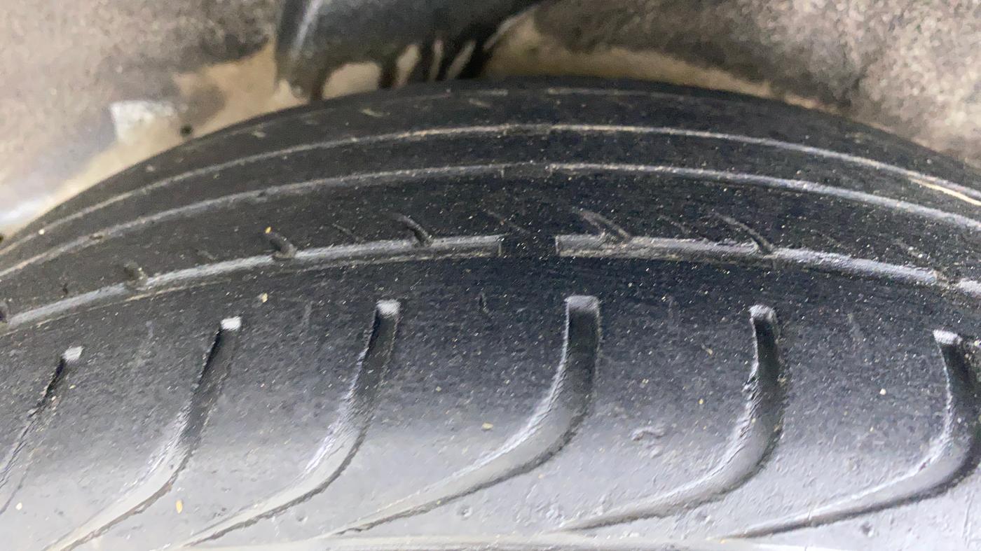 2014 Hyundai i20 MAGNA O 1.2, Petrol, Manual, 49,598 km, Left Rear Tyre Tread
