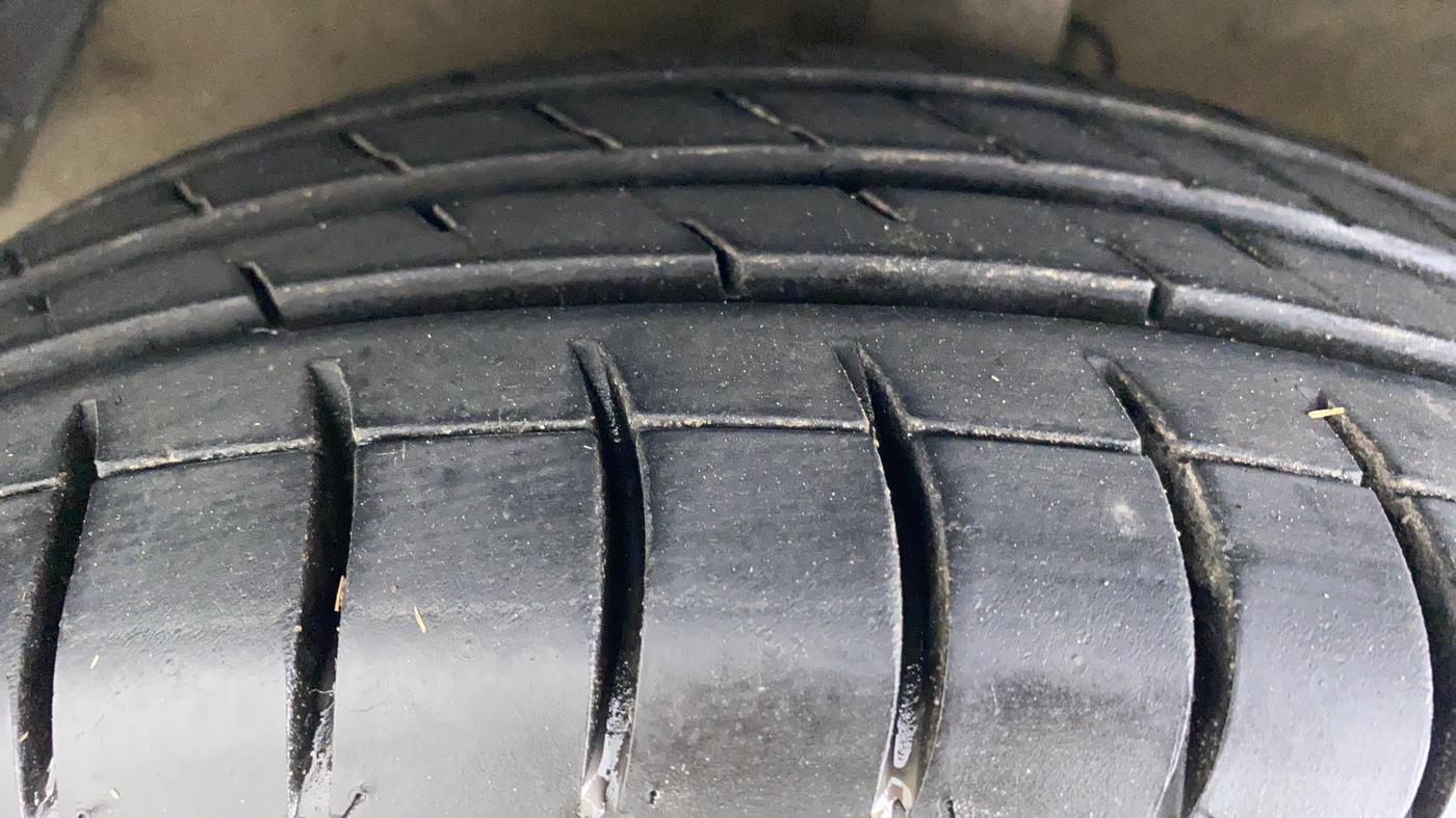 2014 Hyundai i20 MAGNA O 1.2, Petrol, Manual, 49,598 km, Left Front Tyre Tread