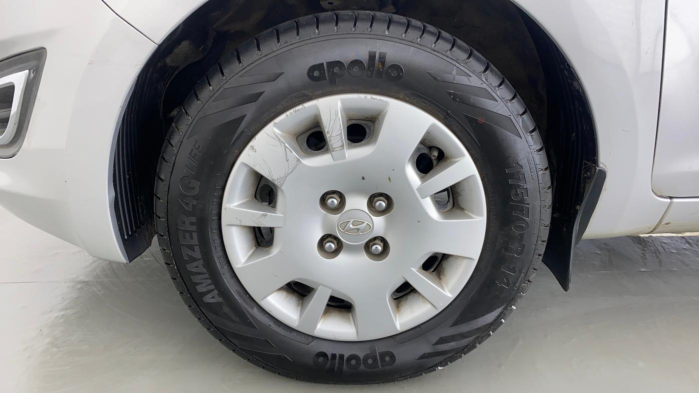 2014 Hyundai i20 MAGNA O 1.2, Petrol, Manual, 49,598 km, Left Front Wheel