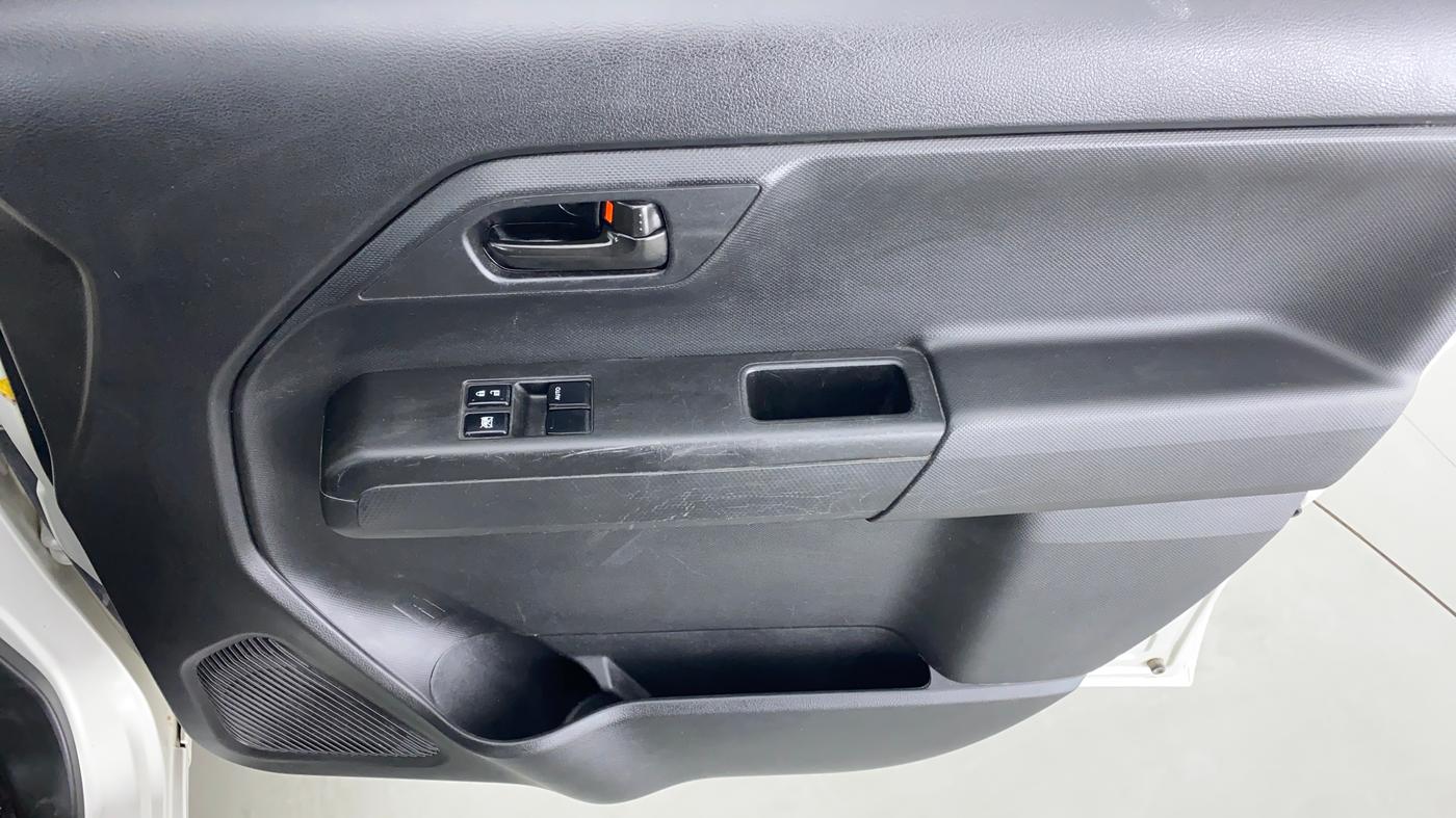 2020 Maruti New Wagon-R LXI CNG 1.0 L, CNG, Manual, 73,939 km, Driver Side Door Panels Control