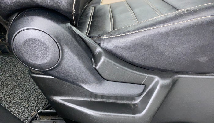 2020 Maruti New Wagon-R LXI CNG 1.0 L, CNG, Manual, 73,939 km, Driver Side Adjustment Panel