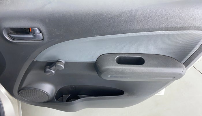 2012 Maruti Ritz LXI, Petrol, Manual, 32,749 km, Driver Side Door Panels Control