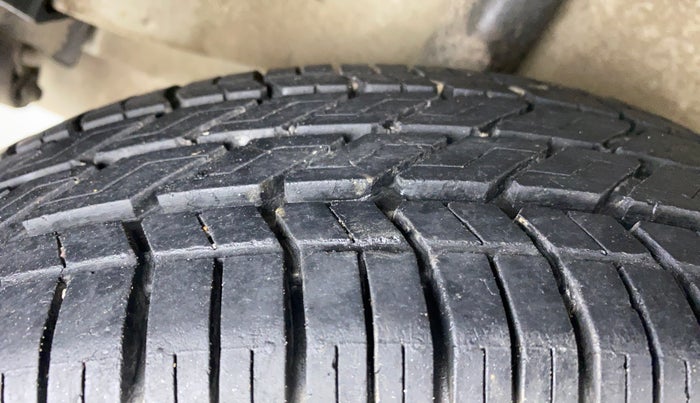 2012 Maruti Ritz LXI, Petrol, Manual, 32,749 km, Right Rear Tyre Tread