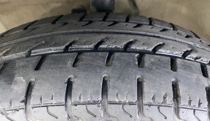 2012 Maruti Ritz LXI, Petrol, Manual, 32,749 km, Left Front Tyre Tread