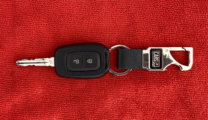 2021 Nissan MAGNITE XL MT, Petrol, Manual, 32,619 km, Key Close Up