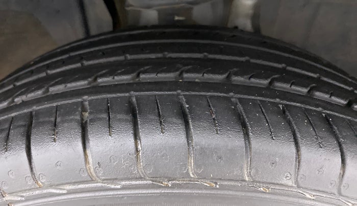 2021 Nissan MAGNITE XL MT, Petrol, Manual, 32,619 km, Right Front Tyre Tread