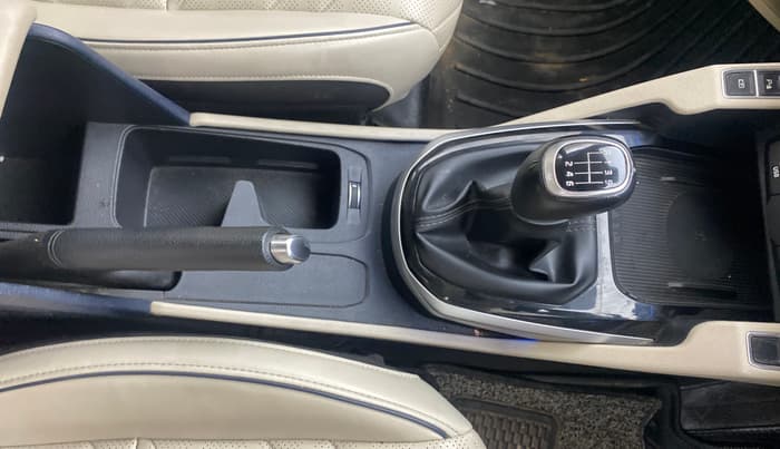 2022 KIA CARENS LUXURY PLUS 1.5 DIESEL 6 STR, Diesel, Manual, 1,14,503 km, Gear Lever
