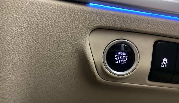 2022 KIA CARENS LUXURY PLUS 1.5 DIESEL 6 STR, Diesel, Manual, 1,14,503 km, Keyless Start/ Stop Button