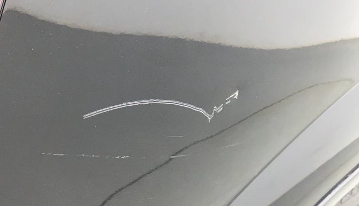 2015 Mahindra XUV500 W6, Diesel, Manual, 54,971 km, Right quarter panel - Minor scratches
