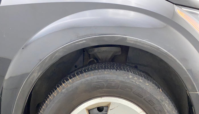 2015 Mahindra XUV500 W6, Diesel, Manual, 54,971 km, Right fender - Cladding has minor damage