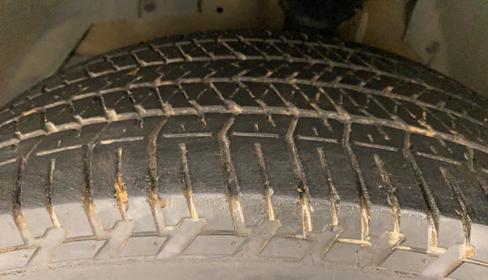 2015 Mahindra XUV500 W6, Diesel, Manual, 54,971 km, Left Front Tyre Tread