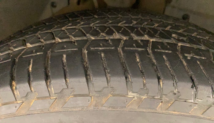 2015 Mahindra XUV500 W6, Diesel, Manual, 54,971 km, Right Front Tyre Tread