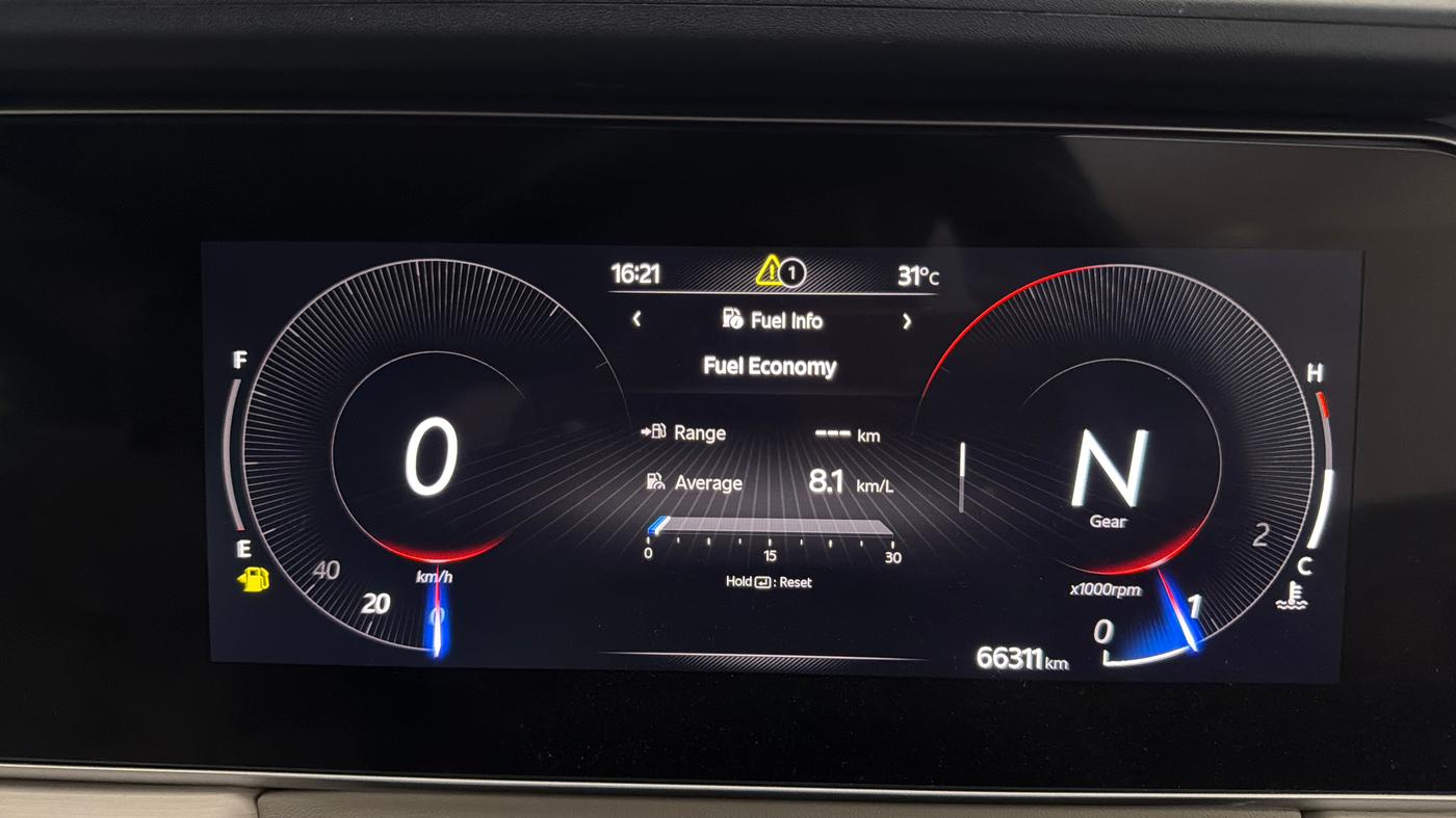 2022 Mahindra XUV700 AX 5 P MT 5 STR, Petrol, Manual, 66,297 km, Odometer Image