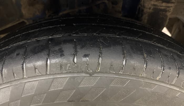 2016 Hyundai Eon D-LITE+, Petrol, Manual, 63,716 km, Left Rear Tyre Tread