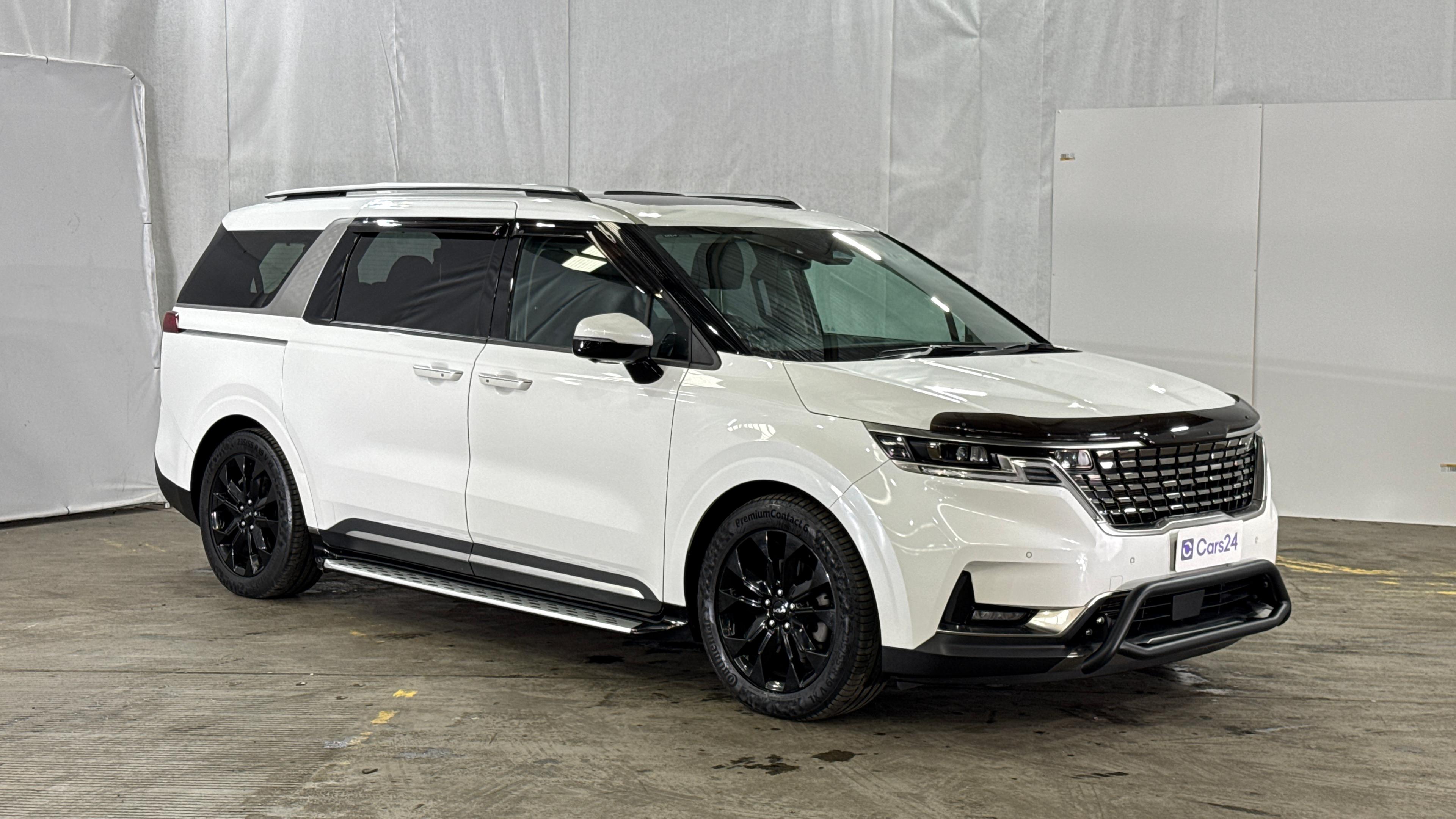 Kia Carnival image