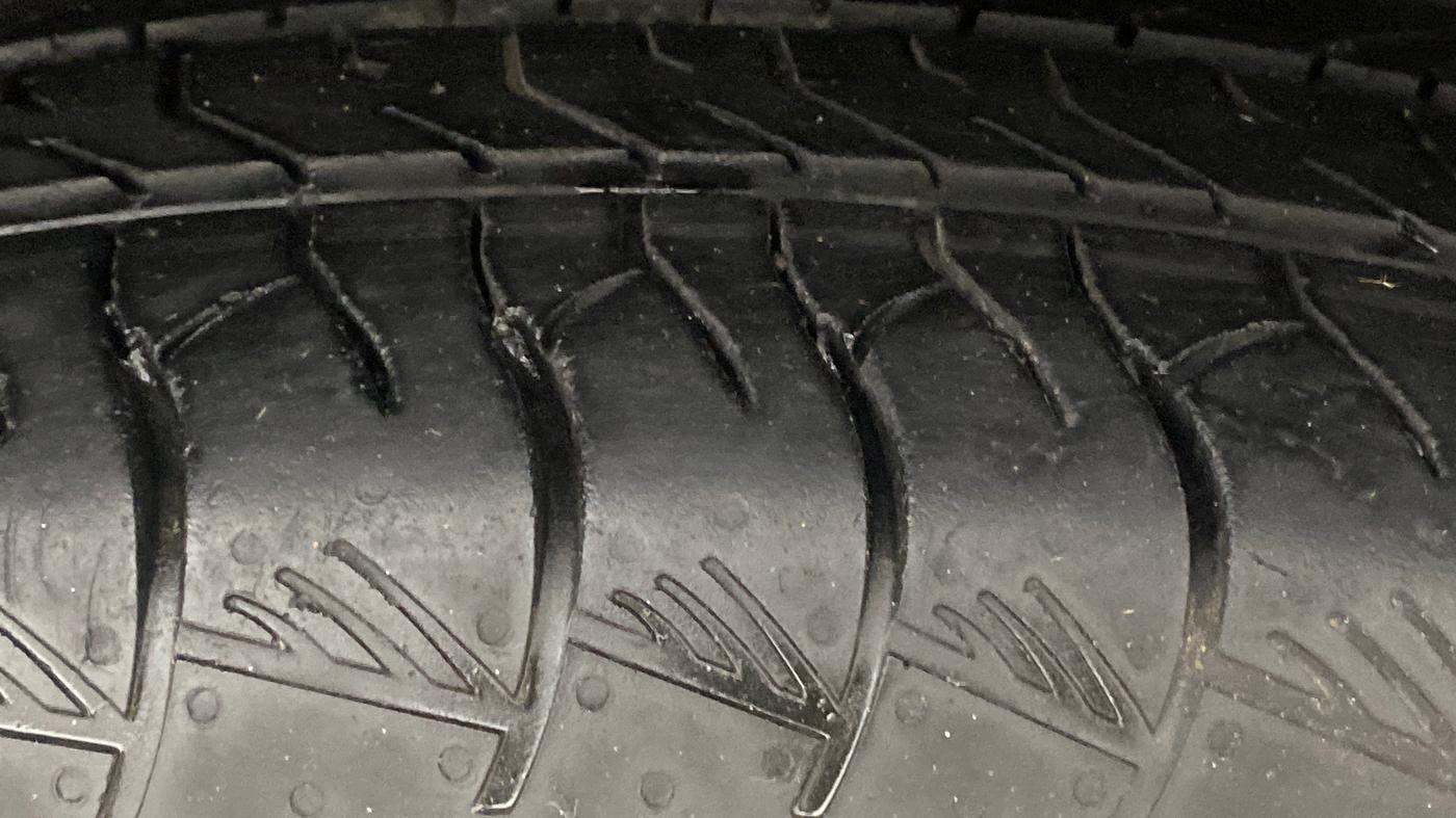 2022 Maruti Grand Vitara SIGMA SMART HYBRID, Petrol, Manual, 1,10,906 km, Right Front Tyre Tread