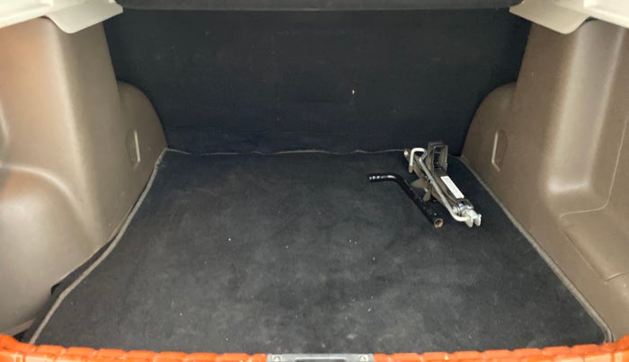 2016 Renault Duster RXZ AMT 110 PS, Diesel, Automatic, 53,576 km, Boot Inside