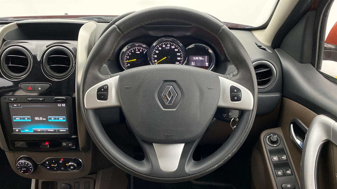 2016 Renault Duster RXZ AMT 110 PS, Diesel, Automatic, 53,576 km, Steering Wheel Close Up