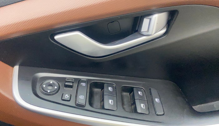 2021 Hyundai ALCAZAR PRESTIGE 1.5 MT 7STR, Diesel, Manual, 43,823 km, Driver Side Door Panels Control