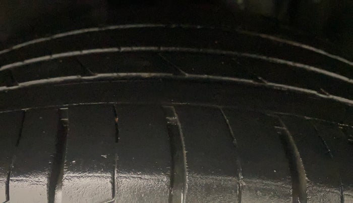 2021 Hyundai ALCAZAR PRESTIGE 1.5 MT 7STR, Diesel, Manual, 43,823 km, Left Rear Tyre Tread