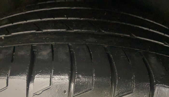 2021 Hyundai ALCAZAR PRESTIGE 1.5 MT 7STR, Diesel, Manual, 43,823 km, Right Rear Tyre Tread