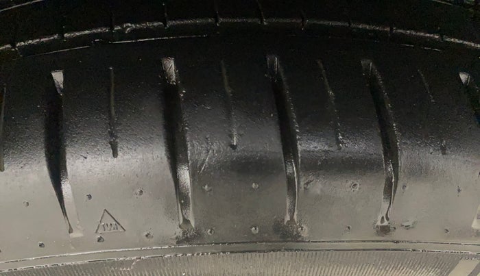 2022 Maruti Baleno ALPHA 1.2 AGS, Petrol, Automatic, 29,686 km, Right Front Tyre Tread