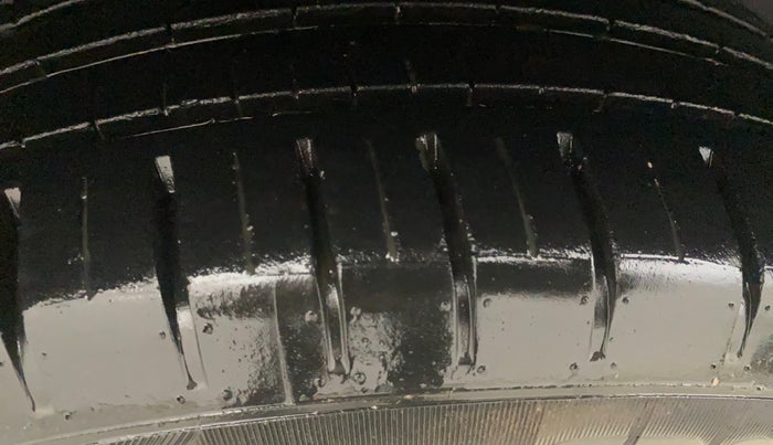 2022 Maruti Baleno ALPHA 1.2 AGS, Petrol, Automatic, 29,686 km, Right Rear Tyre Tread