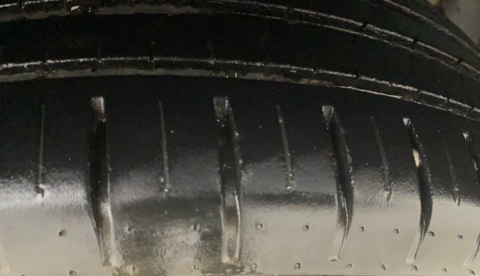 2022 Maruti Baleno ALPHA 1.2 AGS, Petrol, Automatic, 29,686 km, Left Rear Tyre Tread