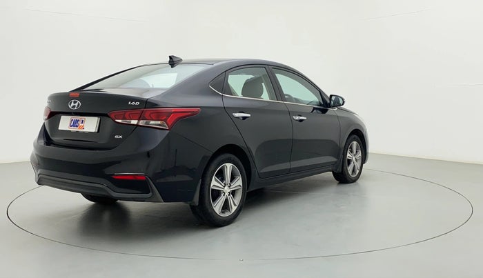 2018 Hyundai Verna 1.6 SX (O) CRDI MT, Diesel, Manual, 30,519 km, Right Back Diagonal
