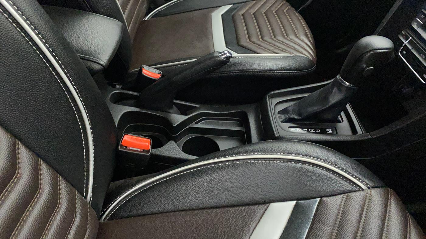 2021 Toyota URBAN CRUISER PREMIUM GRADE AT, Petrol, Automatic, 21,177 km, Gear Lever