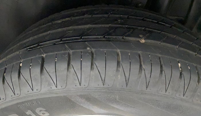2021 Toyota URBAN CRUISER PREMIUM GRADE AT, Petrol, Automatic, 21,177 km, Left Rear Tyre Tread