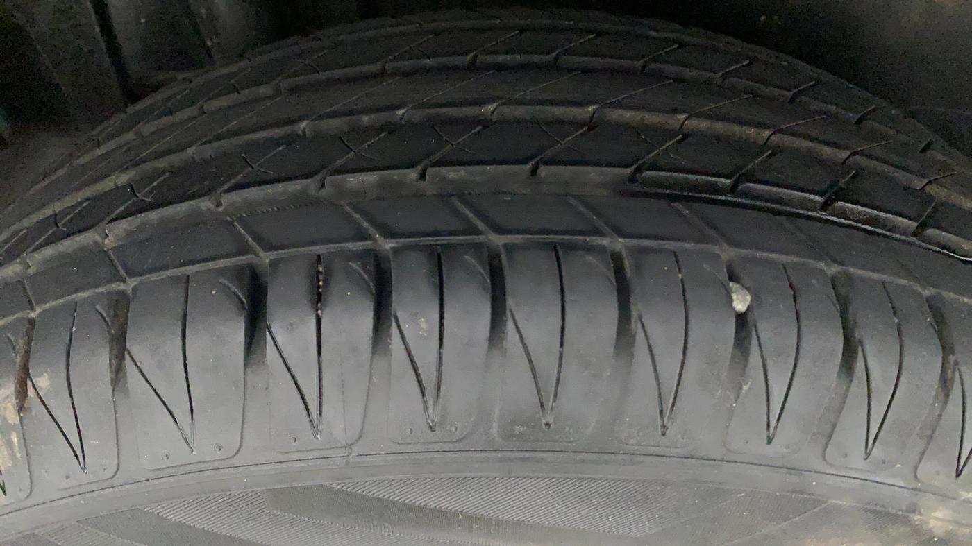 2021 Toyota URBAN CRUISER PREMIUM GRADE AT, Petrol, Automatic, 21,177 km, Right Rear Tyre Tread