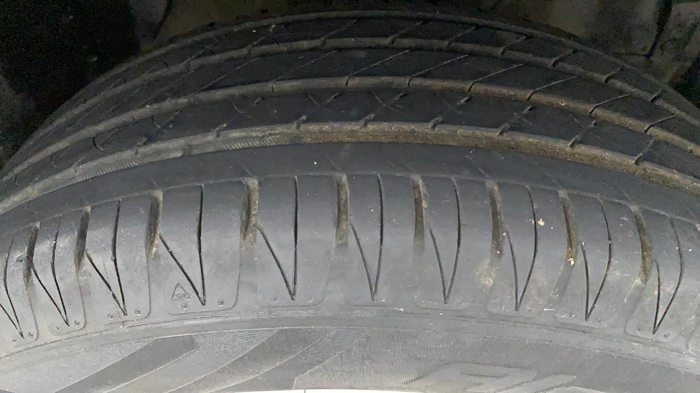 2021 Toyota URBAN CRUISER PREMIUM GRADE AT, Petrol, Automatic, 21,177 km, Right Front Tyre Tread