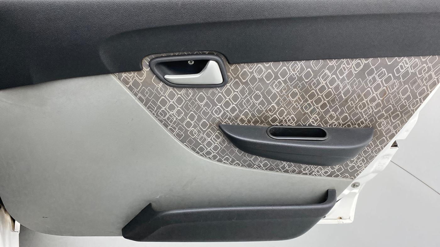 2017 Maruti Alto 800 LXI, Petrol, Manual, 54,931 km, Driver Side Door Panels Control