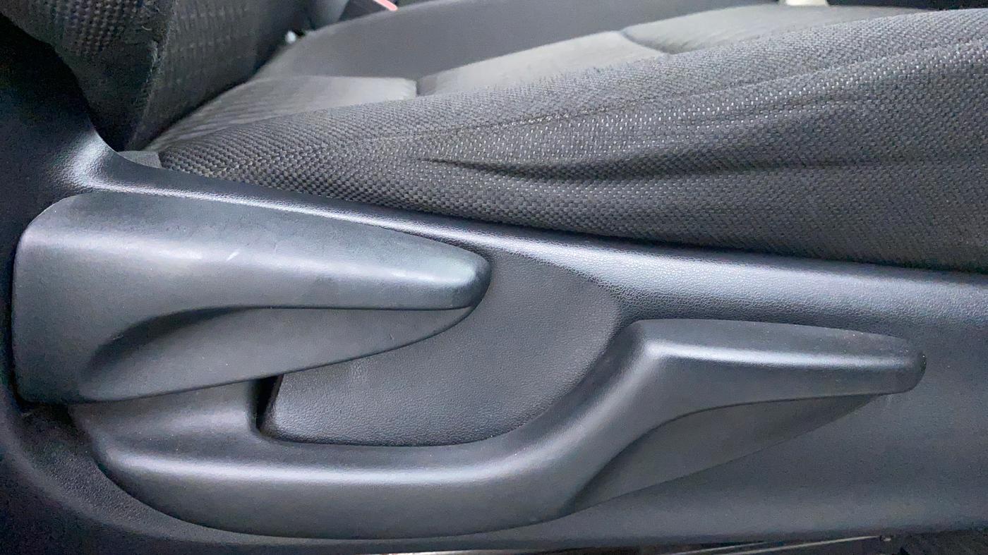2017 Toyota Innova Crysta 2.4 GX 7 STR, Diesel, Manual, 43,231 km, Driver Side Adjustment Panel