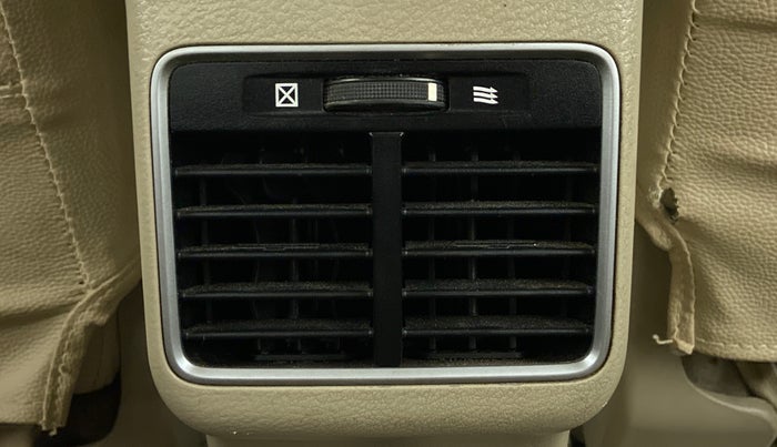 2014 Maruti Ciaz ZDI, Diesel, Manual, 1,25,015 km, Rear AC Vents