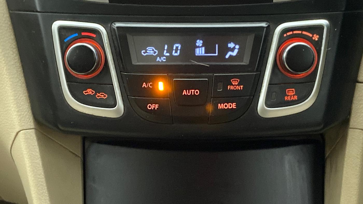 2014 Maruti Ciaz ZDI, Diesel, Manual, 1,25,015 km, Automatic Climate Control